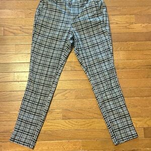 Hot Topic Women’s Black and White Plaid Pants
